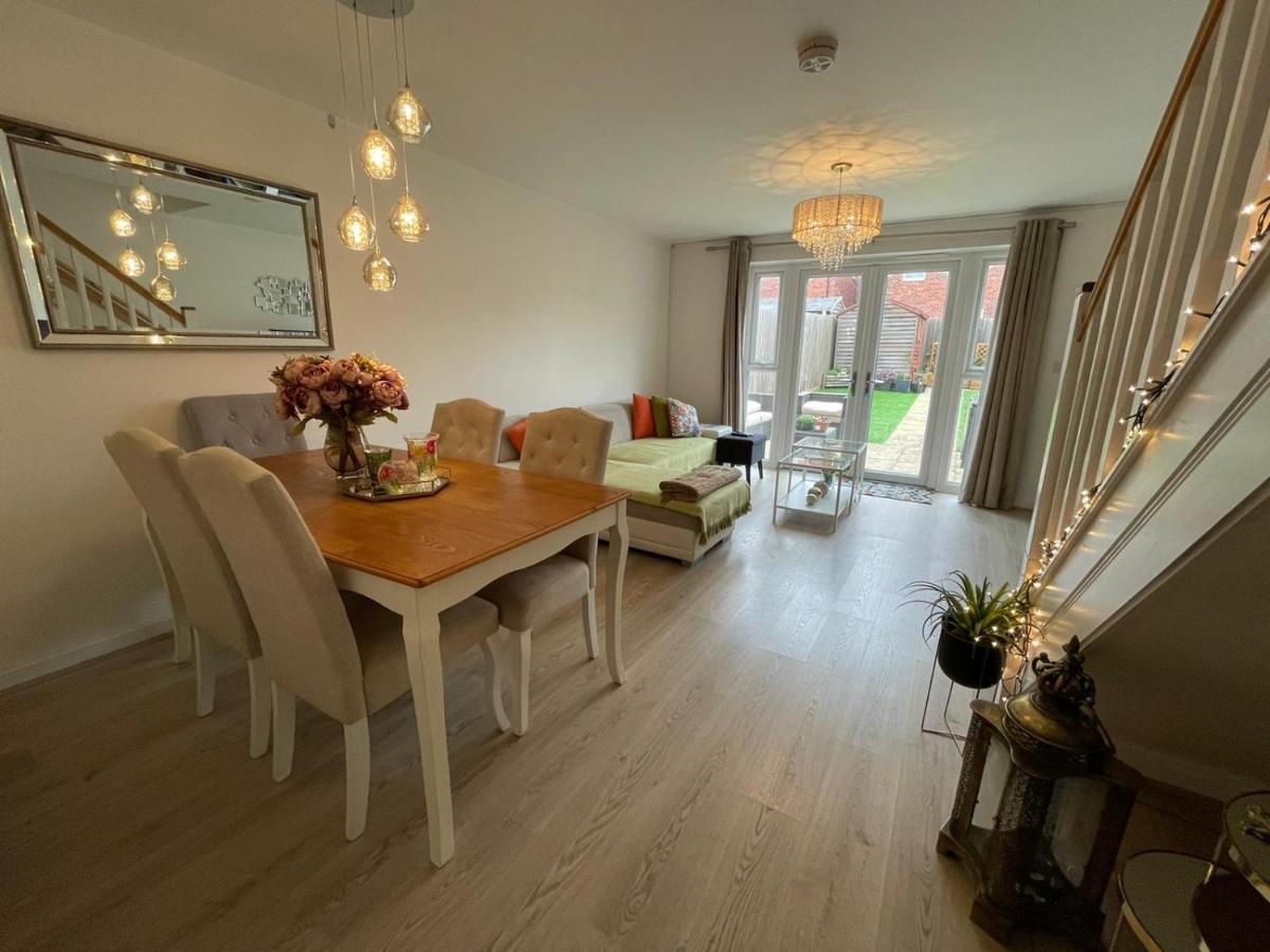 Comet Place Wellingborough Eksteriør billede